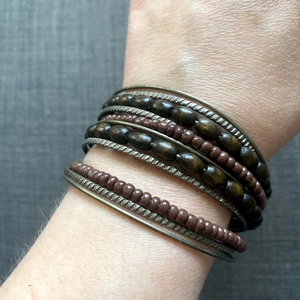 Brown beaded with gold accent bracelet